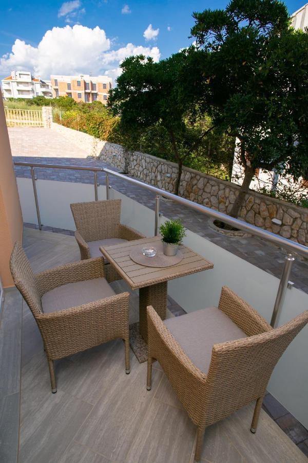 Apartments Sun Dance With Heated Pool Novalja Exterior foto