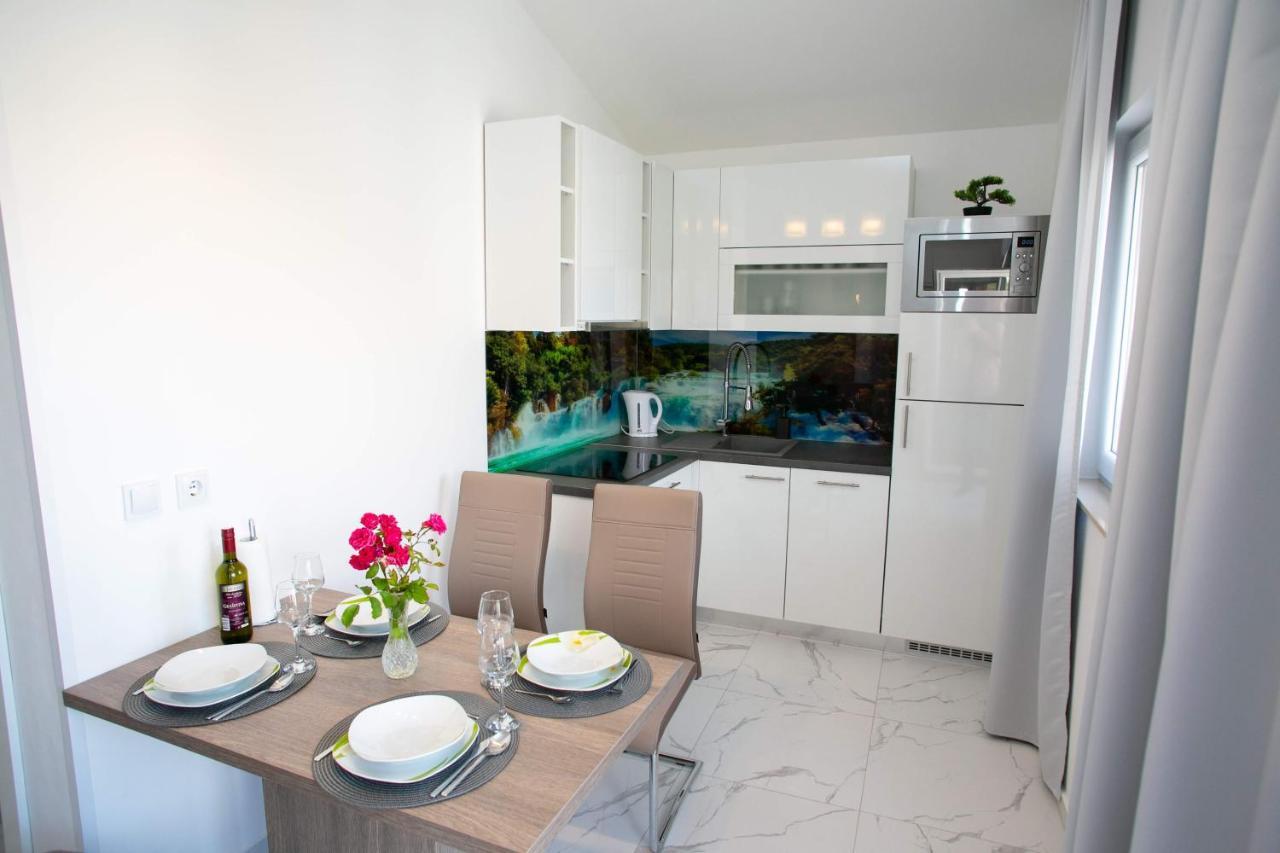Apartments Sun Dance With Heated Pool Novalja Exterior foto