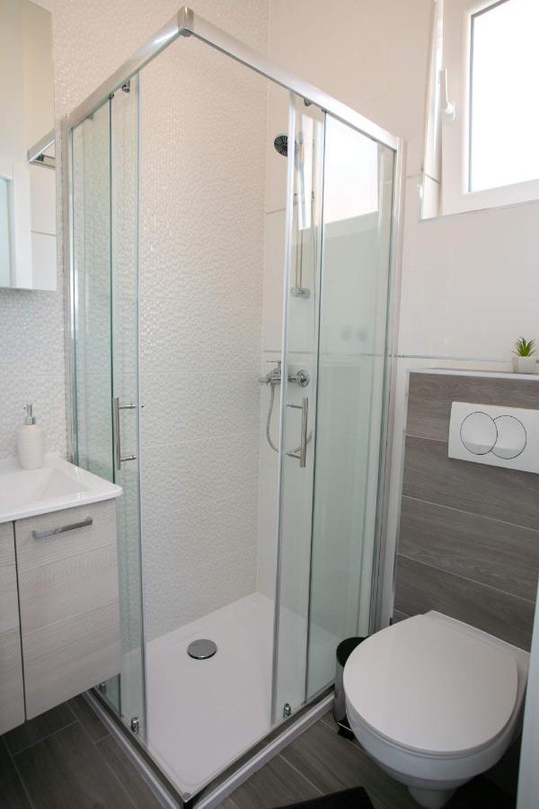 Apartments Sun Dance With Heated Pool Novalja Exterior foto