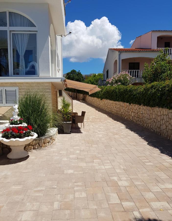 Apartments Sun Dance With Heated Pool Novalja Exterior foto
