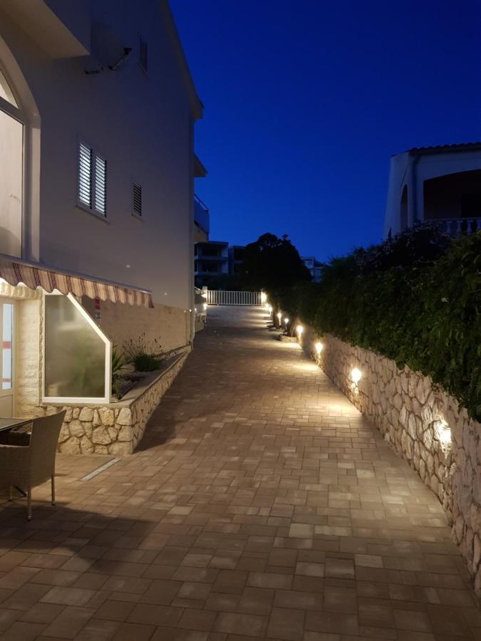 Apartments Sun Dance With Heated Pool Novalja Exterior foto